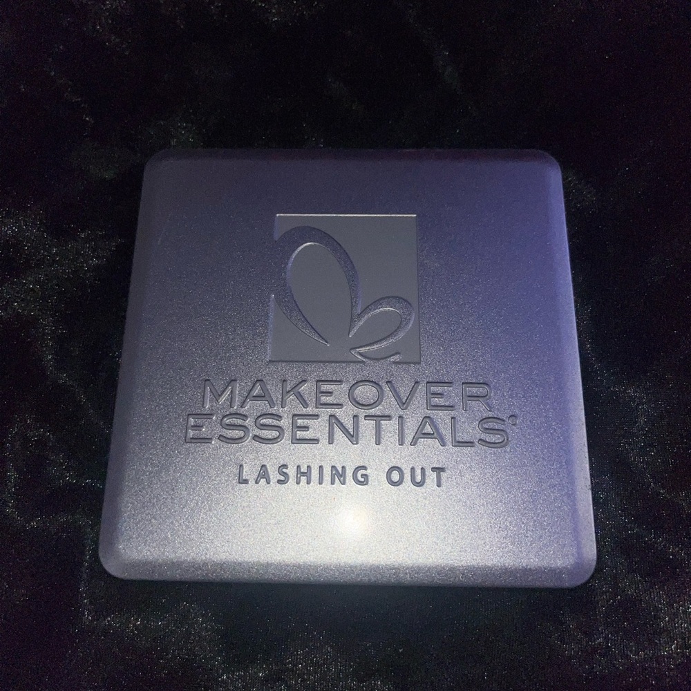 Makeover Essentials Set - Picture 2 of 15